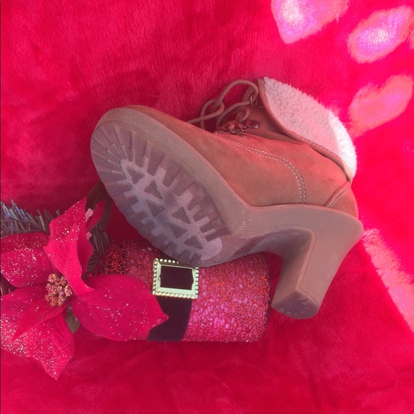 Beige boots, size 6.5 - Picture 3 of 4